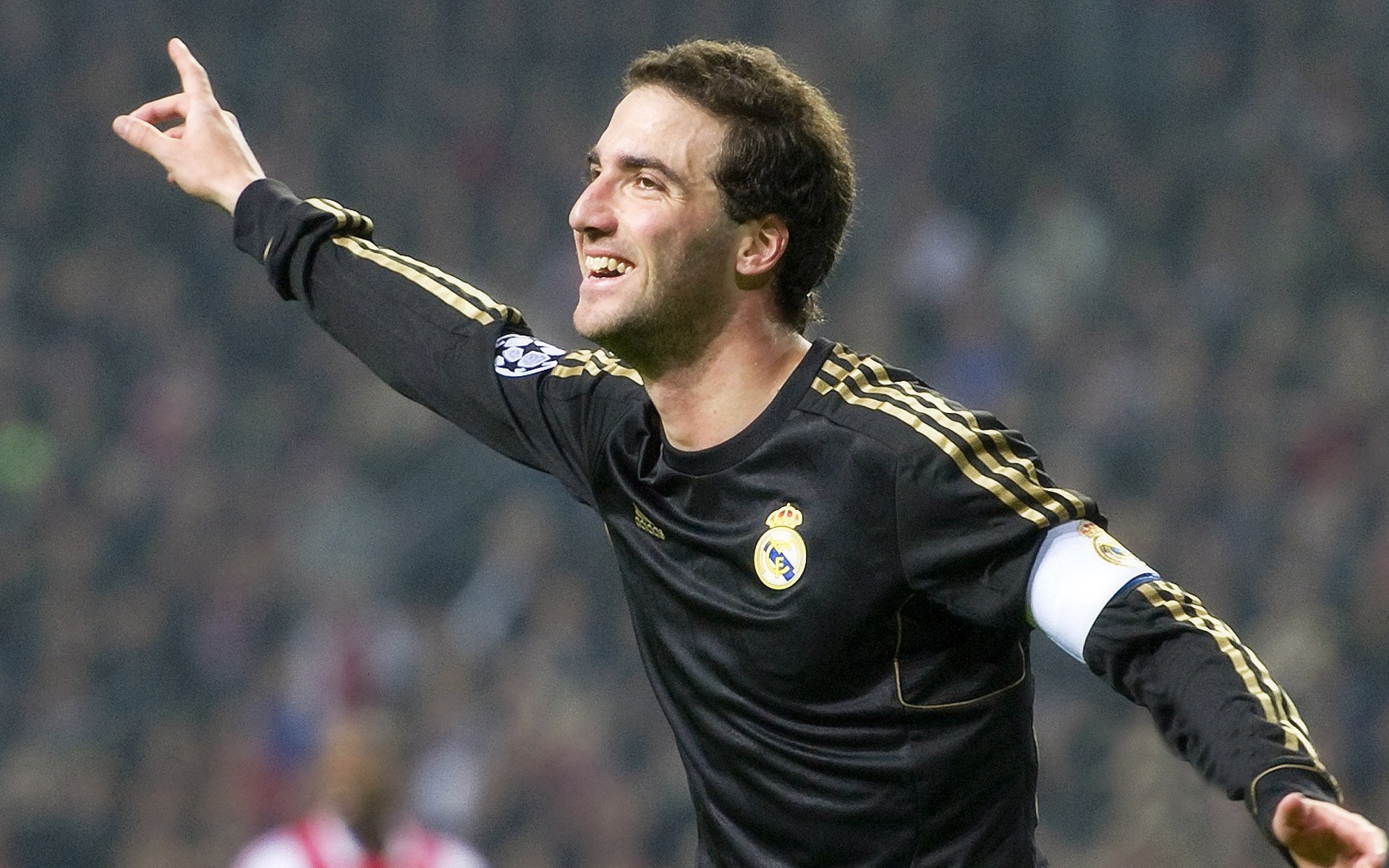 法甲激烈对抗：战术创新引燃全场，法甲对阵